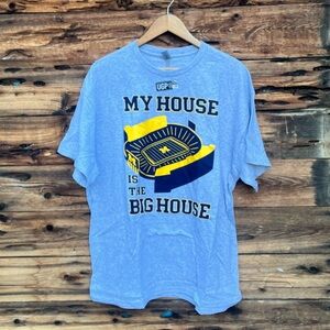 GILDAN | NWT Michigan Gray T-Shirt with Blue and Yellow Print XL